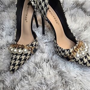 BigTree Houndstooth Heels with Gold and Pearl Accents